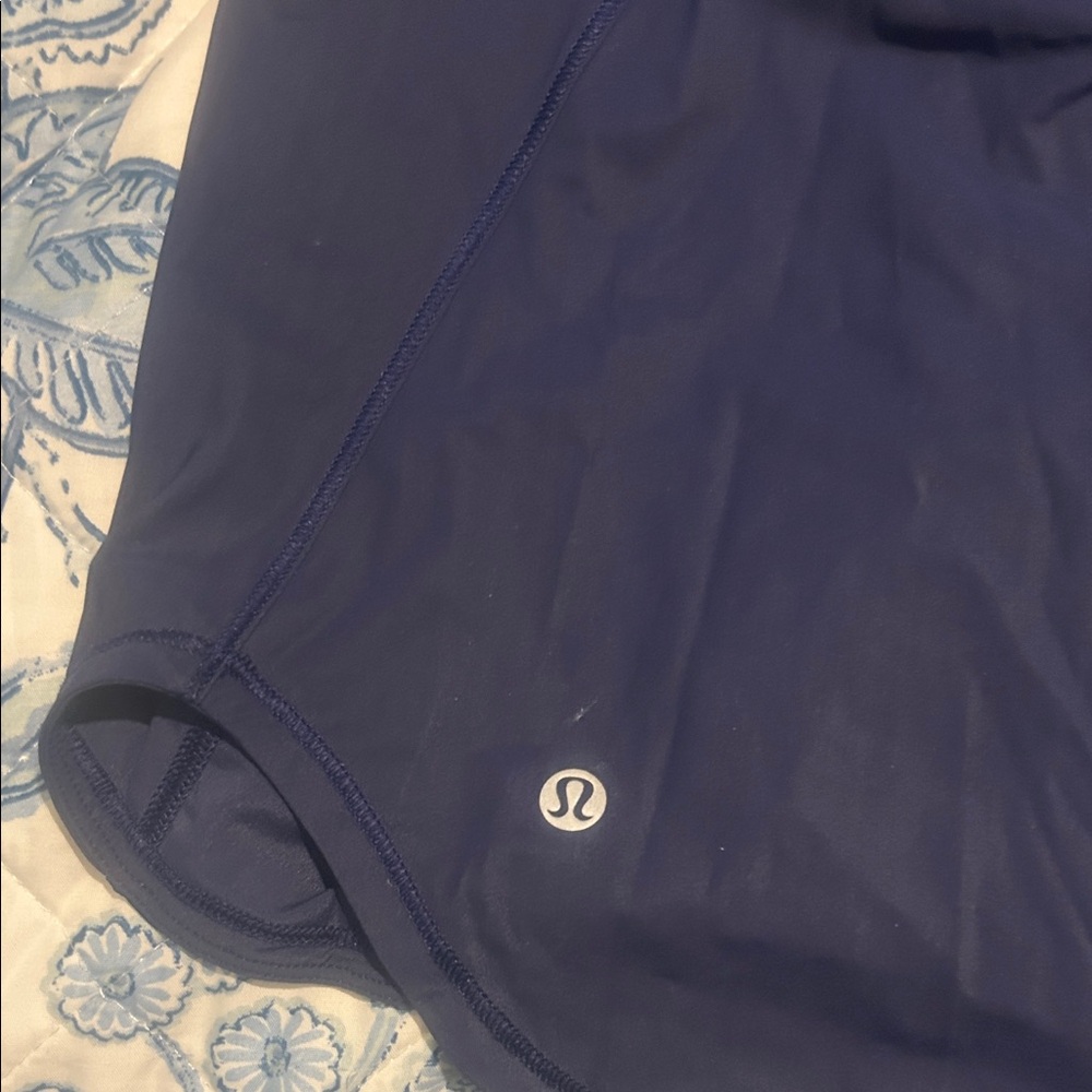 Lululemon - Picture 2 of 3